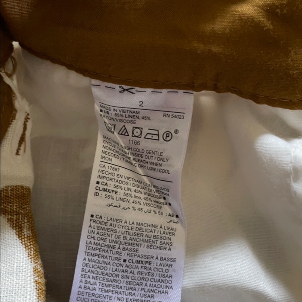 Shorts - Picture 3 of 4